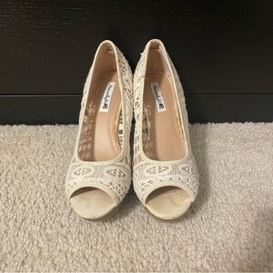 Lace Cream Wedges